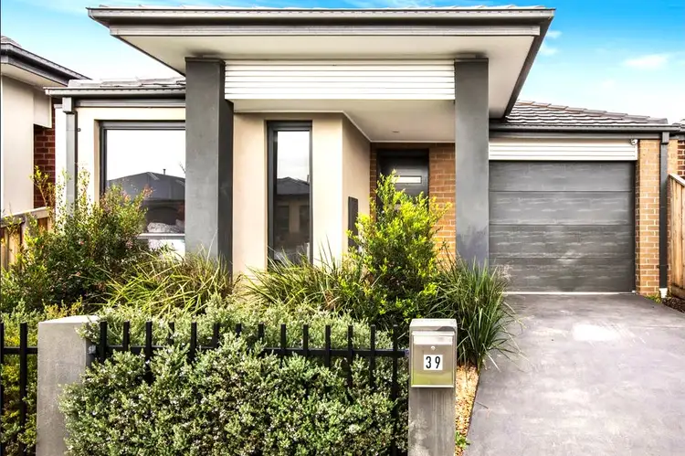 39 Arlington Avenue, Pakenham VIC 3810
