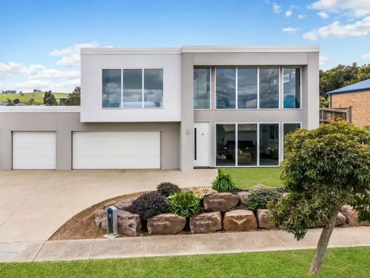 Main view of Homely house listing, 5 Banksia Place, Wallan VIC 3756