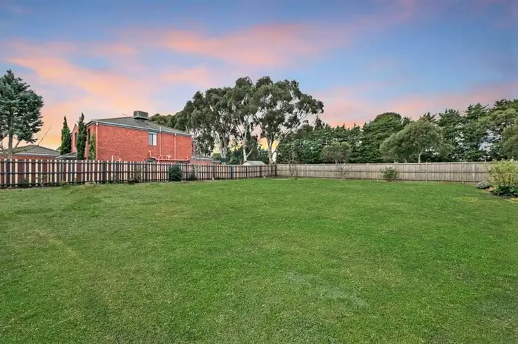 10 Damon Close, Narre Warren South VIC 3805