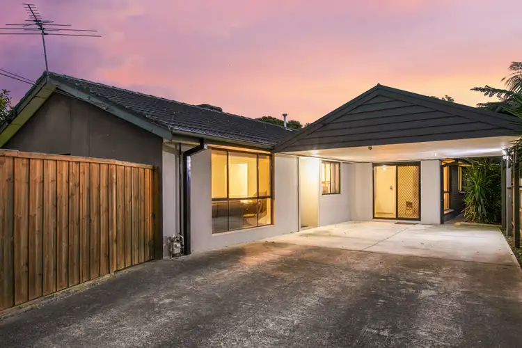 15 Houlder Avenue, Junction Village VIC 3977