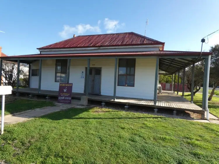 12 Devereux St, Warracknabeal VIC 3393