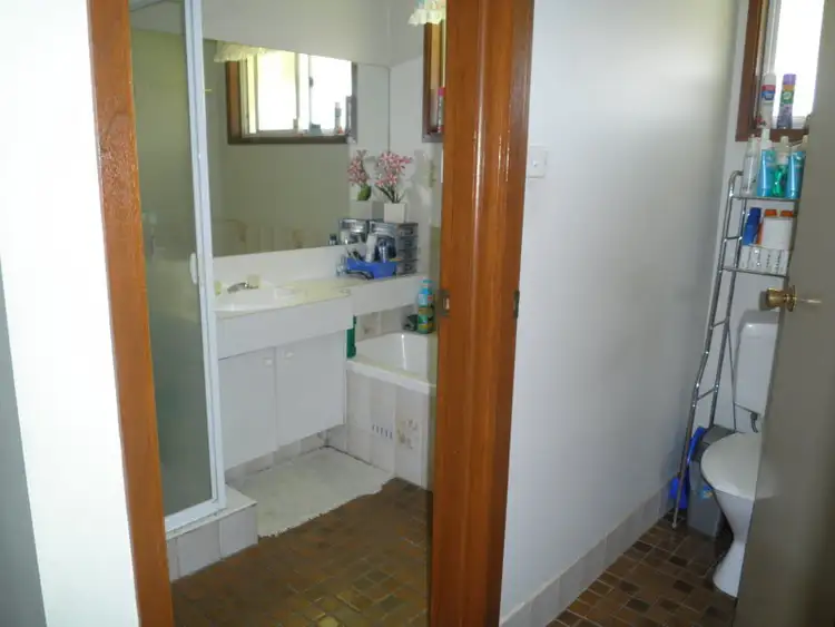 Fourth view of Homely villa listing, 1/8 Woodvale Close, Plumpton NSW 2761