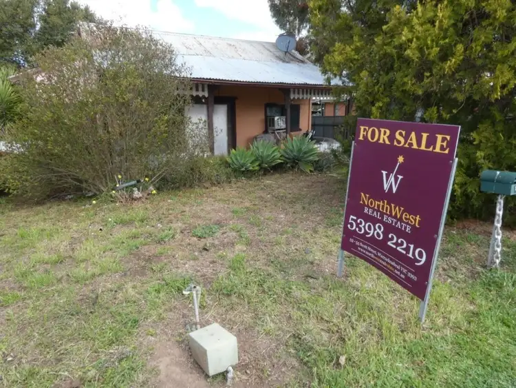 9 Wood St, Warracknabeal VIC 3393