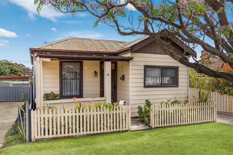 28 Dowding Street, California Gully VIC 3556