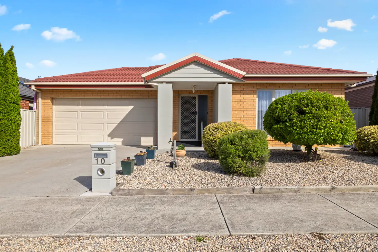 Main view of Homely house listing, 10 Miners Rest, Kangaroo Flat VIC 3555