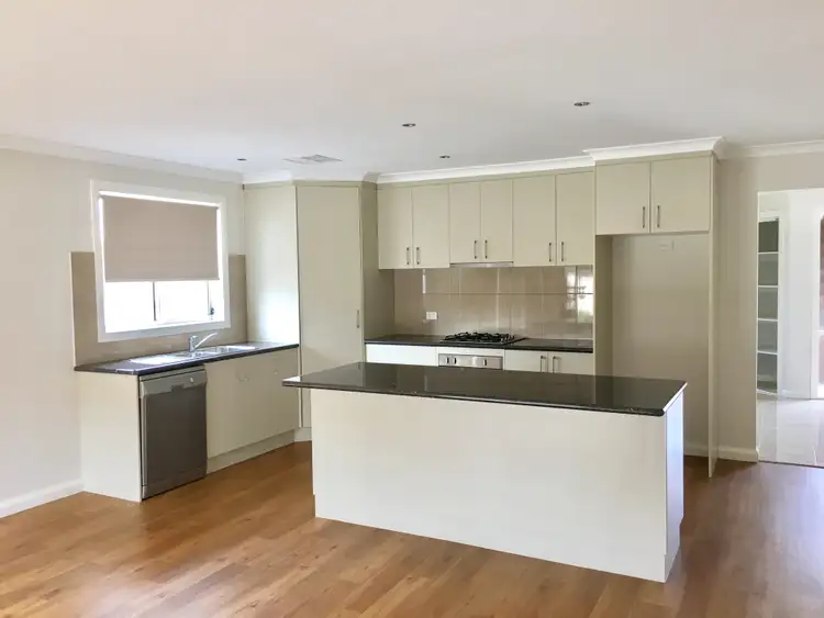 Second view of Homely townhouse listing, 3/6 Anne Street, Wodonga VIC 3690