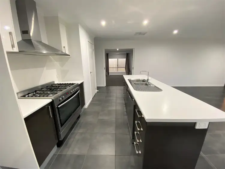 Second view of Homely house listing, 7 Baxter Court, Lavington NSW 2641