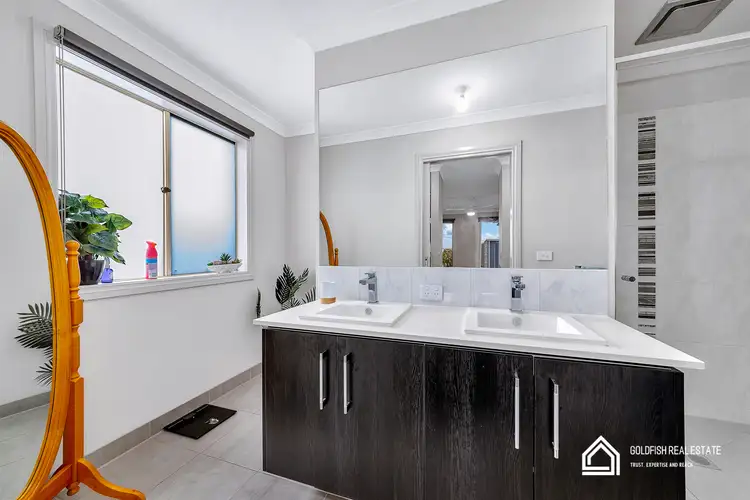 Fifth view of Homely house listing, 10 Sunnybrook Avenue, Warragul VIC 3820