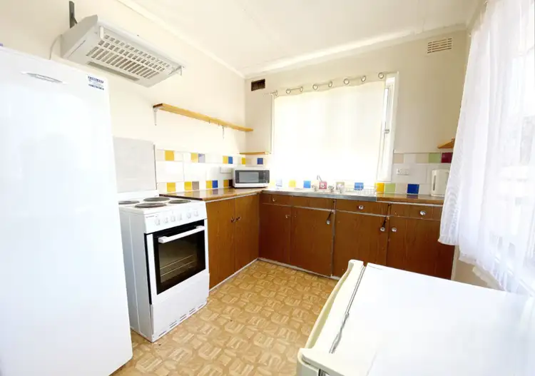 Second view of Homely unit listing, 1/38 Oxley Parade, Warren NSW 2824