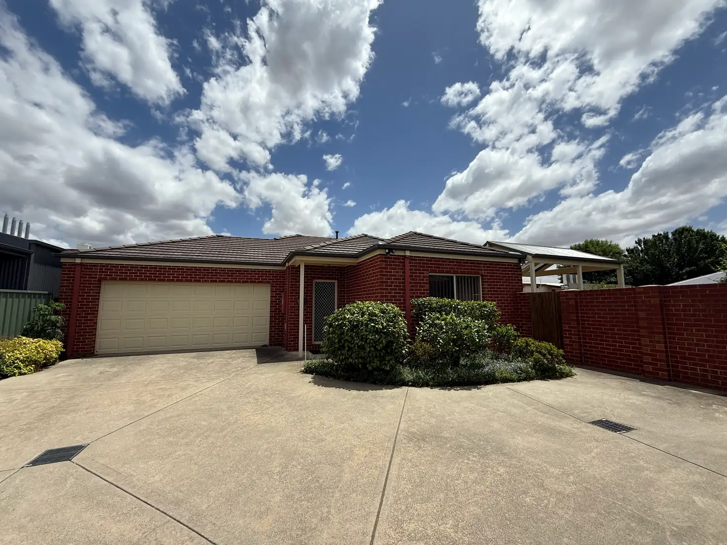Main view of Homely townhouse listing, 2/15 Charles Street, Wodonga VIC 3690