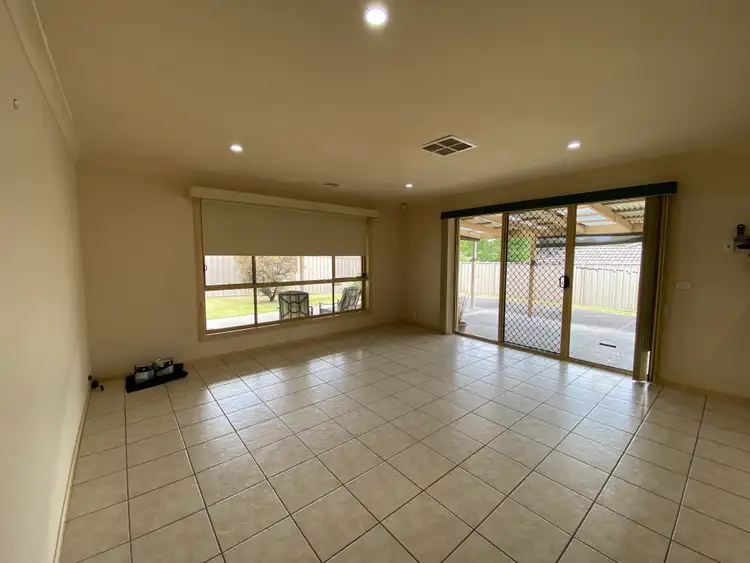 Fifth view of Homely house listing, 10 Bisque Court, West Wodonga VIC 3690