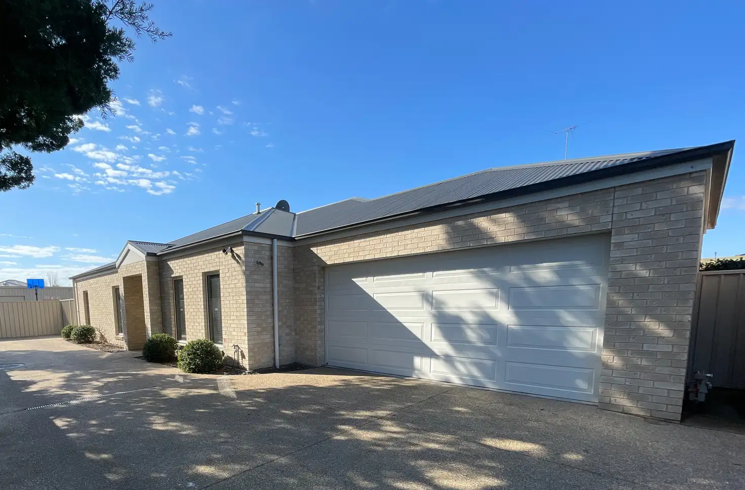 Main view of Homely townhouse listing, 2/458 Union Road, Lavington NSW 2641