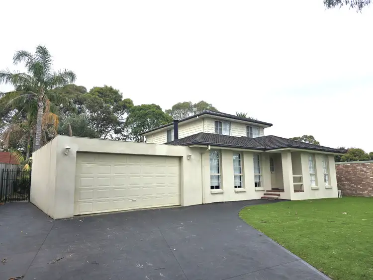 8 Yarrow Court, Berwick VIC 3806