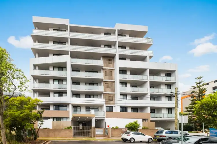 4-8 Smallwood Avenue