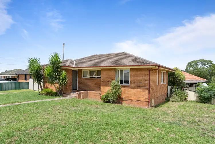85 Strickland Crescent