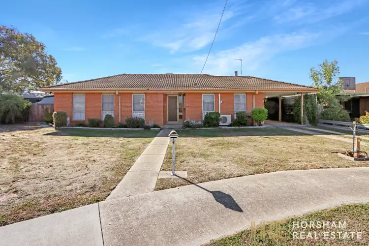 8 Mcmillan Court