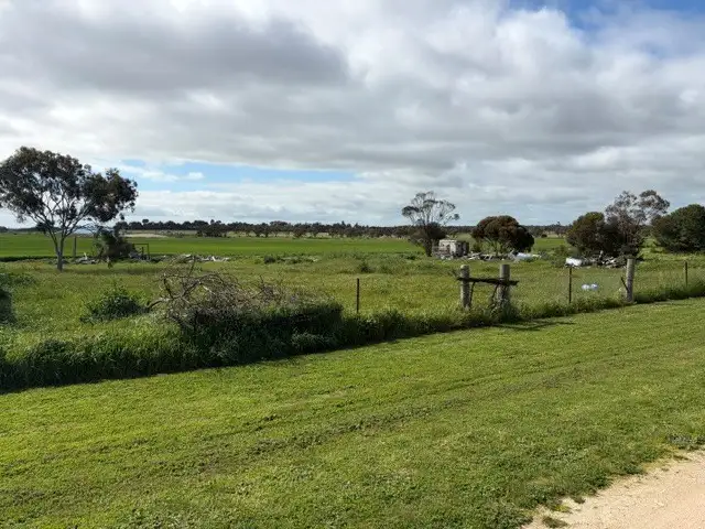 7-11 Katunga St