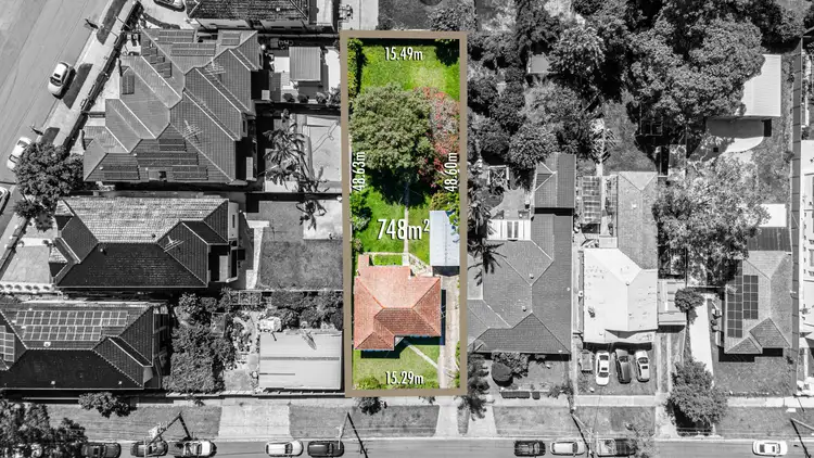 136 Bassett St