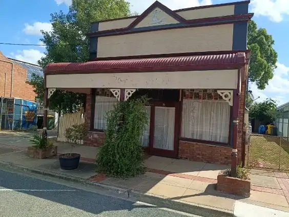 16 McDonald Street