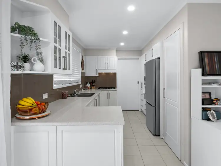 34 MacIntyre Cres