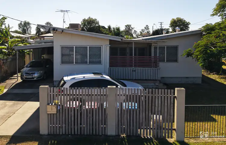 128 Kroombit St