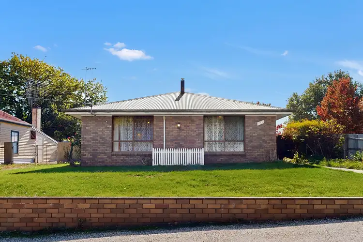 10 Clowes St