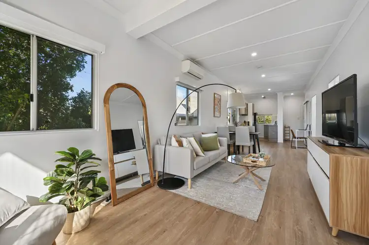 27a Gowrie St