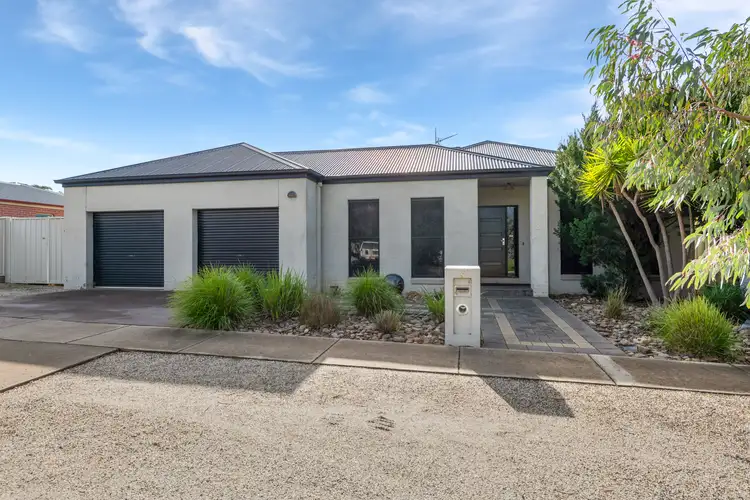 5 Rossdale Drive