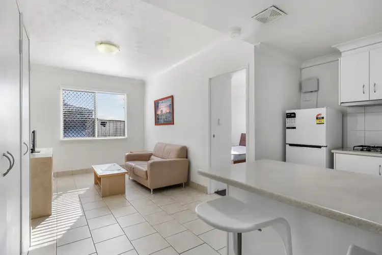 9 Uniplaza Ct