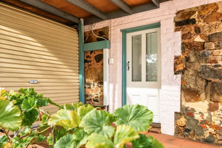 12A Drummond St