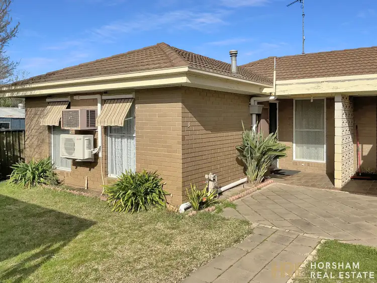 7 Roberts Avenue