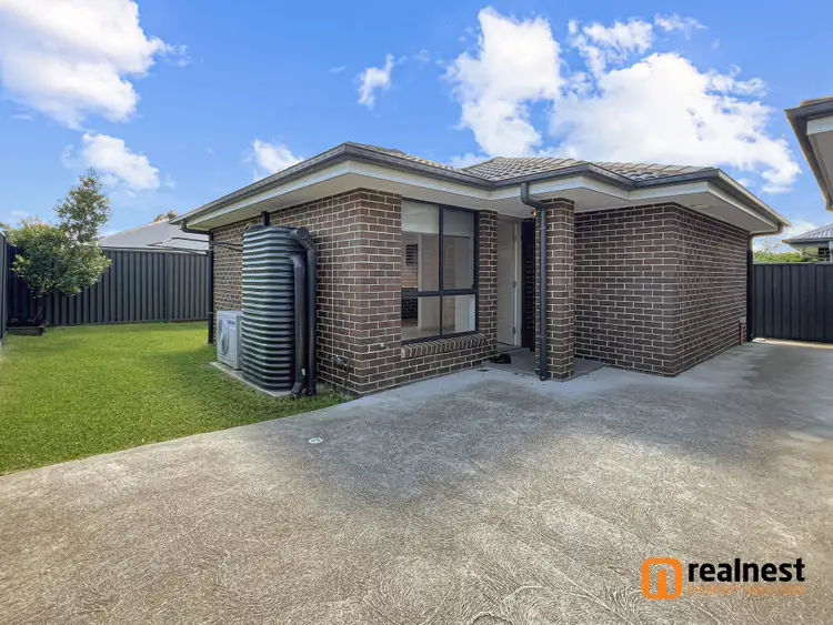 15a Emmaus Road