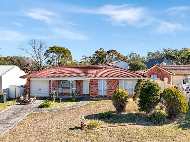 21 Hollingsworth Crescent