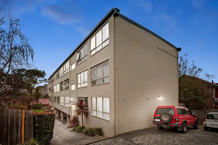 2A Dobson Street