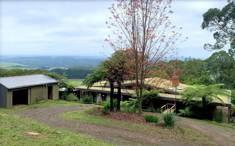210 Dickies Hill Rd, Mirboo North VIC 3871