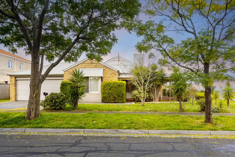 2 Lauderdale Drive, Craigieburn VIC 3064