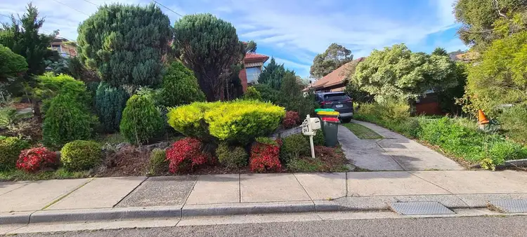24 Brentwood Dr, Avondale Heights VIC 3034