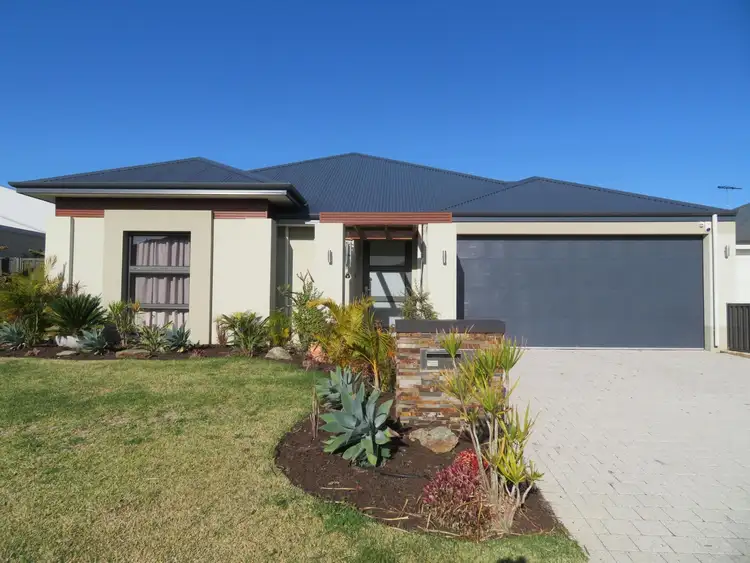32 Traviata Crescent, The Vines WA 6069