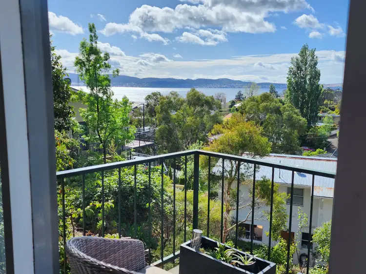 4/1 McAulay Rd, Sandy Bay TAS 7005