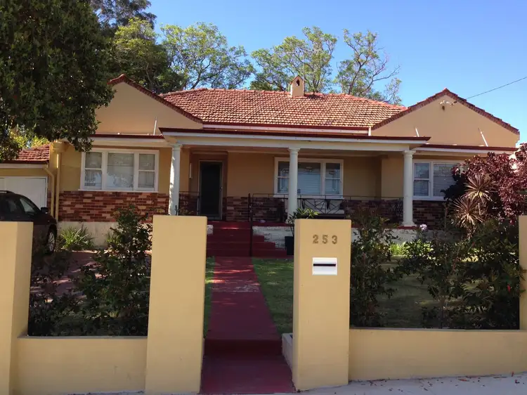 253 Salvado Rd, Floreat WA 6014