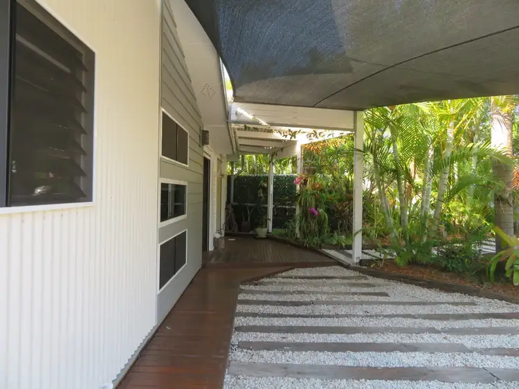 49 Pulgul Street, Urangan QLD 4655