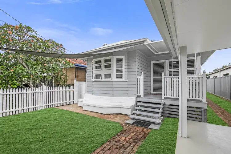 15 Herbert St, Scarborough QLD 4020