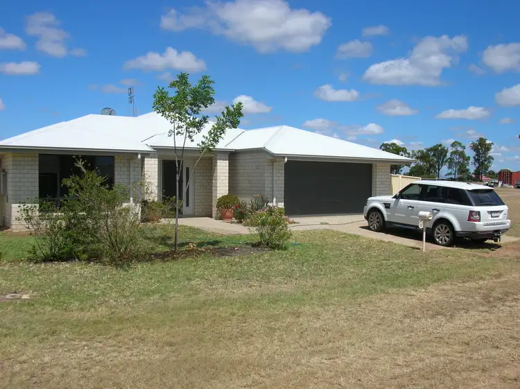 10 Sweetapple Drive, Miles QLD 4415