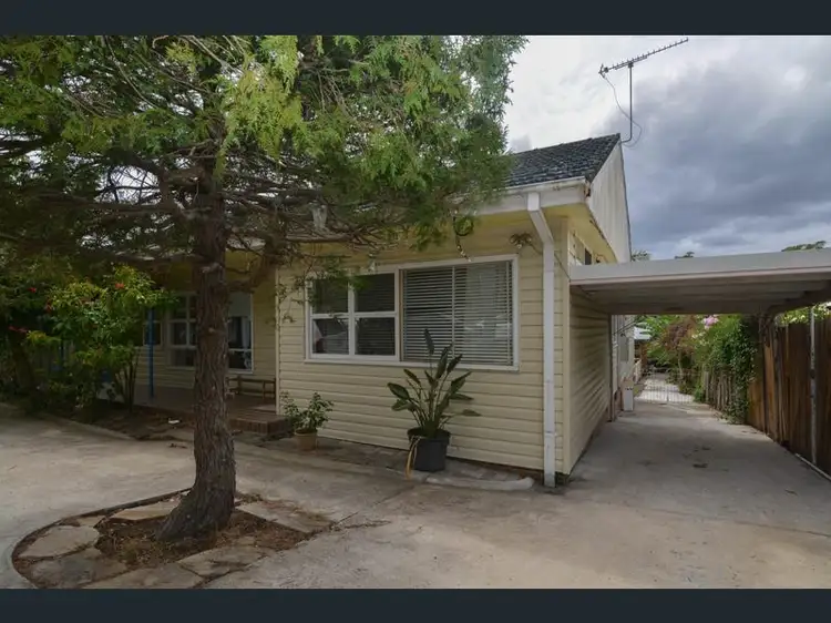 8 Sinclair Street, Gosford NSW 2250