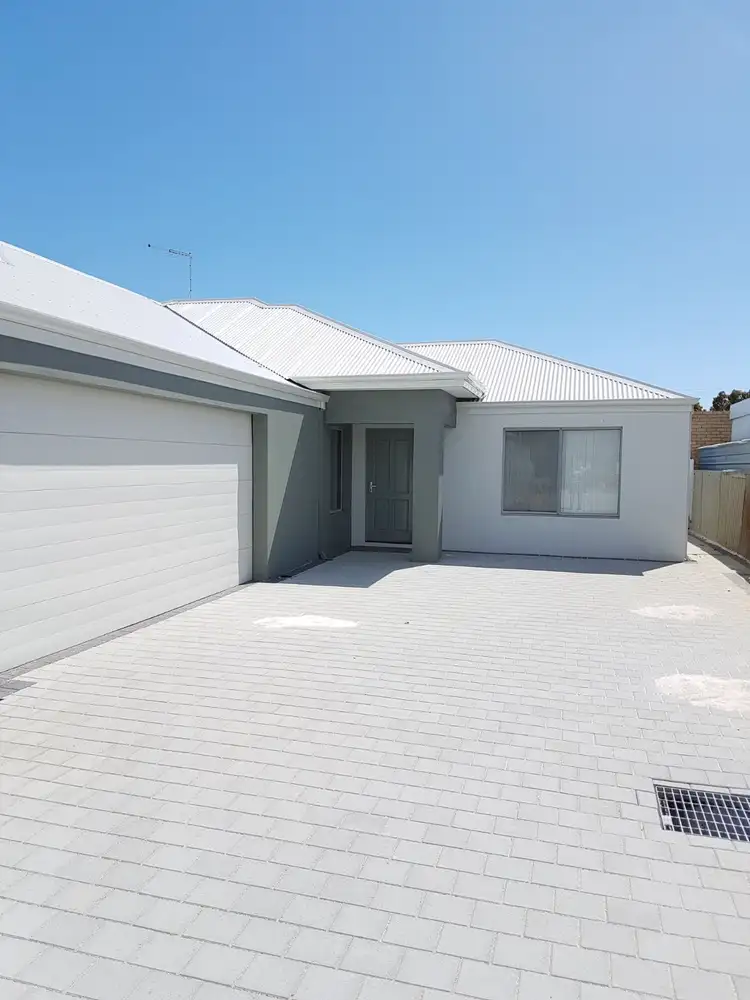 2/3 Illingbridge Street, Morley WA 6062