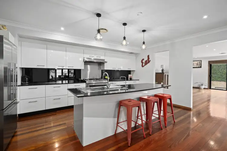 11 Creekwood Drive, Voyager Point NSW 2172