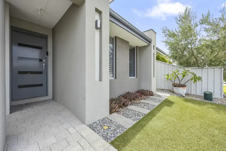 Sixth view of Homely house listing, 3 Wading Place, Lake Coogee WA 6166