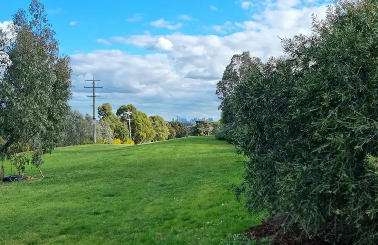 38 Diamond Boulevard, Greensborough VIC 3088