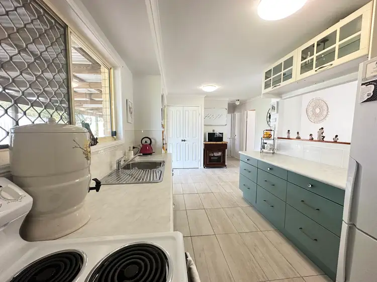 Fifth view of Homely house listing, 10 Advance Court, Kensington Grove QLD 4341