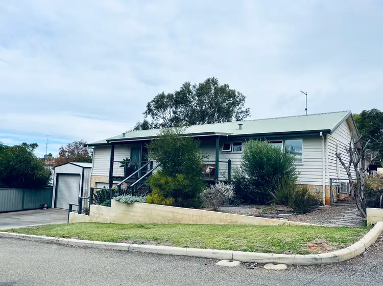 5 Chamberlin St, York WA 6302